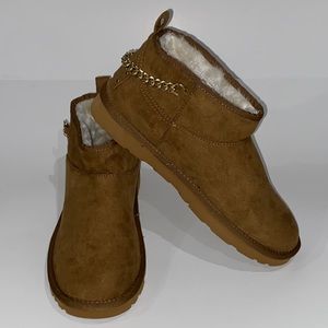 Guess NIB Medium Brown Ankle Boots Size 9